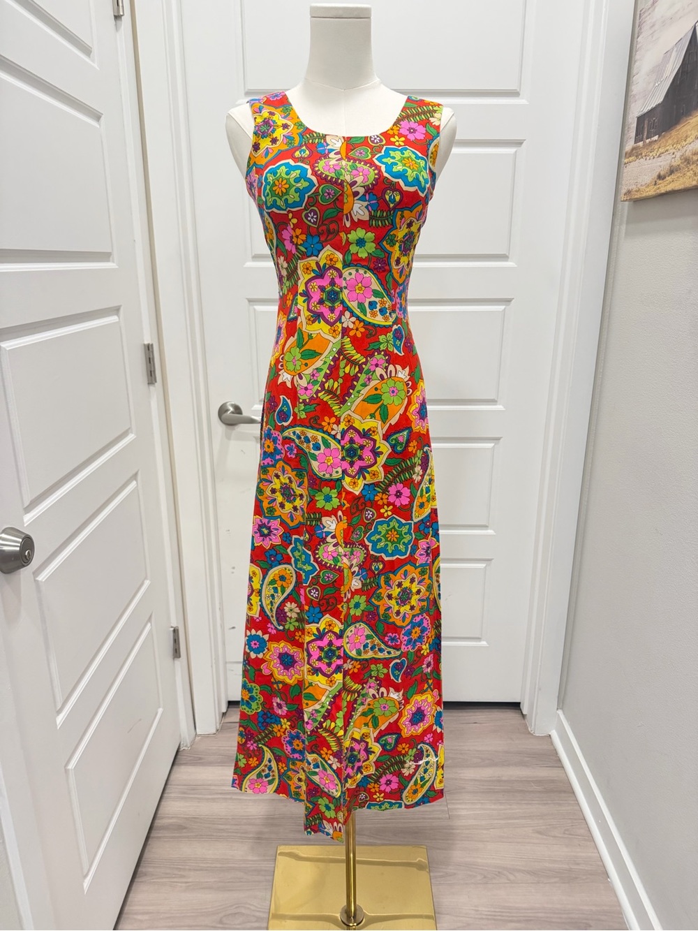 1970’s Vintage Vibrant Paisley Floral Maxi Sleeveless Dress - Red Multicolor